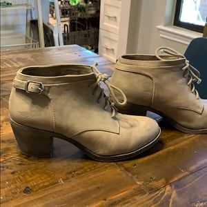 Rocket Dog lace up ankle bootie size 9